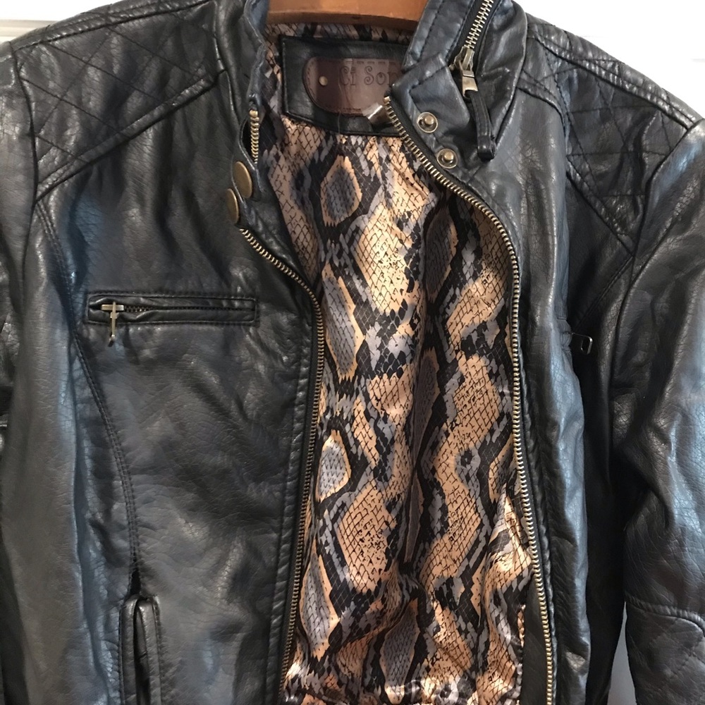 Sharp Looking Jacket - Picture 3 of 6